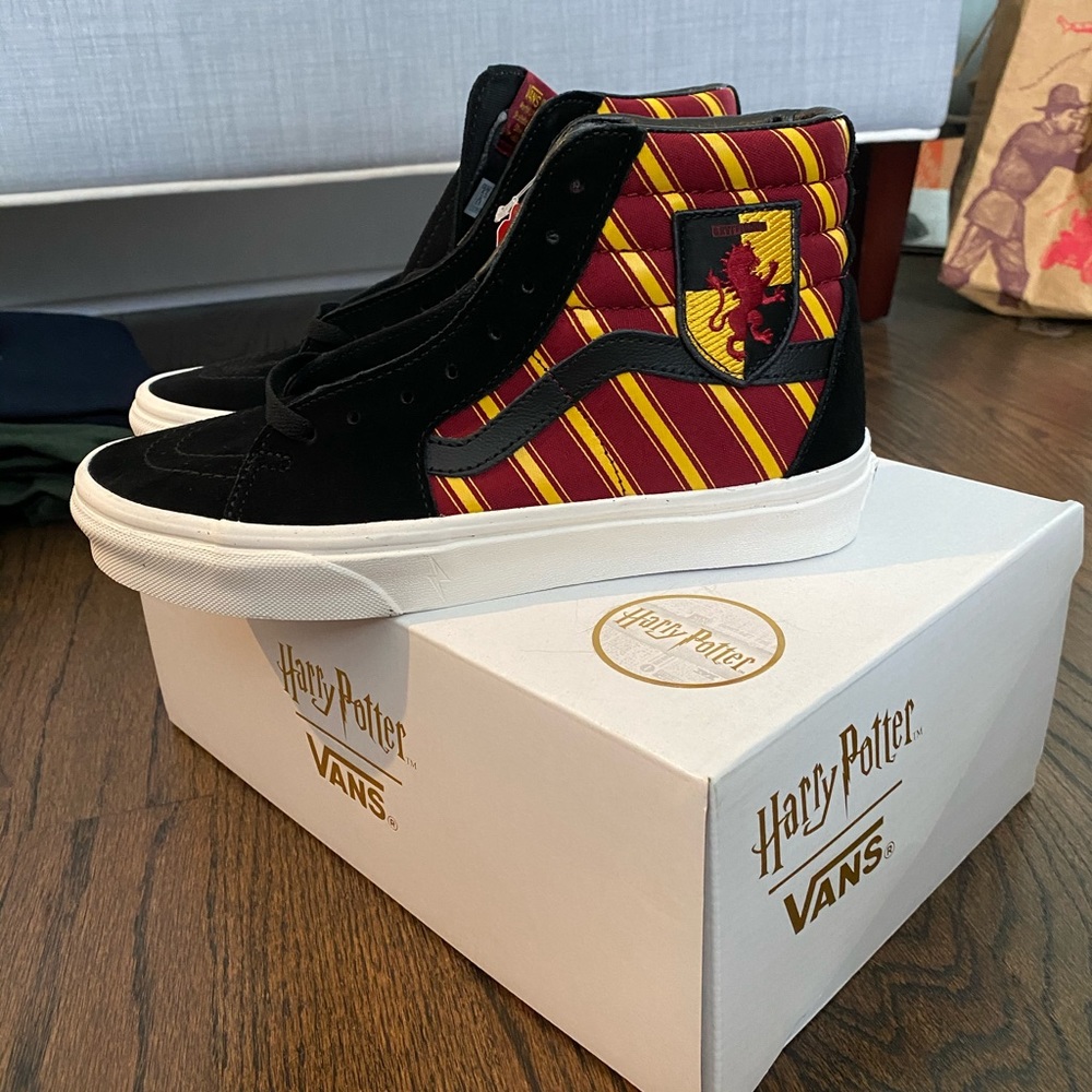 Harry Potter Vans - hi-tops size 8.5